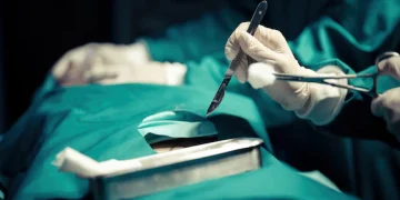 ശസ്ത്രക്രിയയ്ക്കിടെ 22 വയസ്സുകാരിയുടെ സ്വകാര്യ ദൃശ്യങ്ങൾ പകർത്തി, വാട്സാപ്പ് ഗ്രൂപ്പുകളിൽ പ്രചരിപ്പിച്ചു; അന്വേഷണം