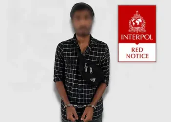 സർക്കാരിനെ കബളിപ്പിക്കാൻ ‘വ്യാജ കുടുംബച്ചെലവ്’; യുഎഇയിൽ പിടിയിലായ ഇന്ത്യക്കാരനെ കുവൈത്തിന് കൈമാറി