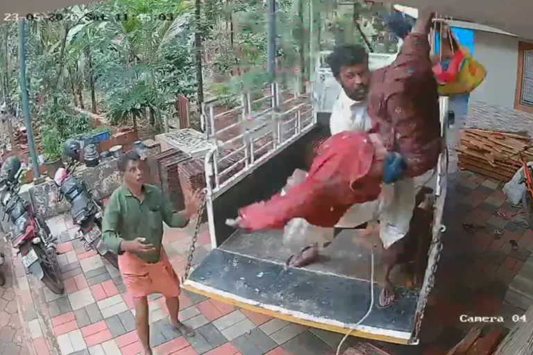 ഇരുനില വീടിന് മുകളിൽ നിന്ന് കാൽ തെറ്റി താഴേക്ക്; ചന്ദ്രിയുടെ ജീവൻ കാത്തത് അയൽവാസിയുടെ കൈകൾ