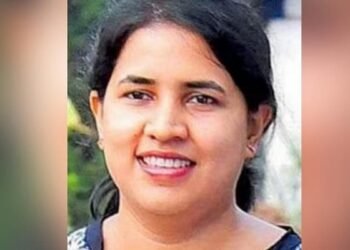 വീണാ വിജയന്റെ ബാങ്ക് അക്കൗണ്ട് മരവിപ്പിച്ചു; റെയ്ഡിന് പിന്നാലെ നടപടി