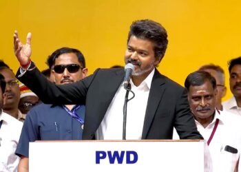 തമിഴ്‌നാട്ടിൽ വിജയ് മന്ത്രിസഭാ വിപുലീകരണം തുടങ്ങി; വീണ്ടും ‘വന്ദേമാതരം’ വിവാദം, ആറര പതിറ്റാണ്ടിന് ശേഷം ഭരണത്തിൽ പങ്കാളിയായി കോൺഗ്രസ്