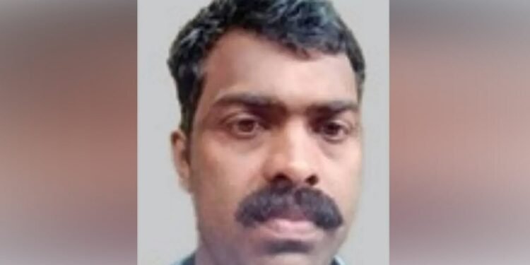 മഴ നനയാതിരിക്കാൻ ടിപ്പറിന്റെ അടിയിൽ നിന്നു; ഡംപ് ബോക്സ് താഴേക്ക് വീണ് അപകടം; യുവാവിന് ദാരുണാന്ത്യം