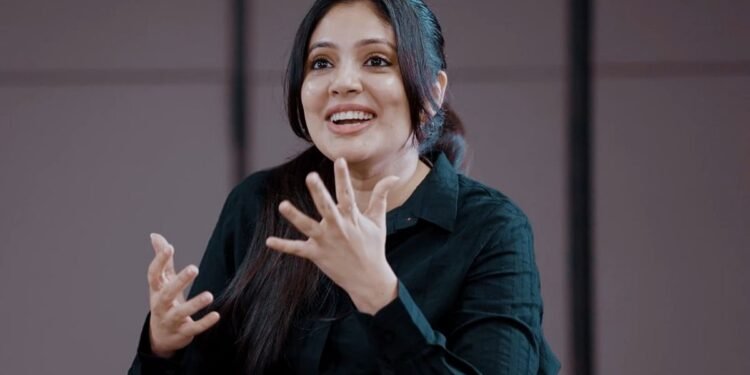 ‘ഇതിനിടയിൽ ലാലേട്ടൻ ഇതൊക്കെ എപ്പോൾ ചെയ്തു എന്ന് തോന്നും’; ‘ദൃശ്യം 3’യെക്കുറിച്ച് വീണ