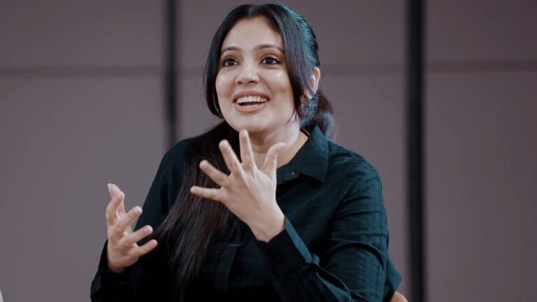 ‘ഇതിനിടയിൽ ലാലേട്ടൻ ഇതൊക്കെ എപ്പോൾ ചെയ്തു എന്ന് തോന്നും’; ‘ദൃശ്യം 3’യെക്കുറിച്ച് വീണ
