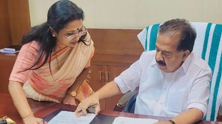 വയനാട് ഫണ്ട് തട്ടിച്ചെന്ന വ്യാജ പ്രചരണത്തിൽ അന്വേഷണം വേണം; ചെന്നിത്തലയ്ക്ക് പരാതി നൽകി ദീപ്തി മേരി വർഗീസ്