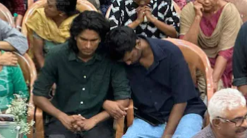 ചിരി മാഞ്ഞ് ‘ലാഫിങ് വില്ല’; സലിംകുമാറിന്റെ മൃതദേഹം പറവൂരിലെ വീട്ടിൽ, സംസ്കാര ചടങ്ങുകൾ ആരംഭിച്ചു