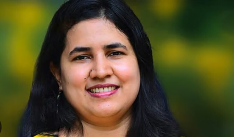 നാളെ ഹാജരാകുന്നതിൽനിന്ന് ഇ.ഡിയോട് അവധി ചോദിച്ച് വീണ