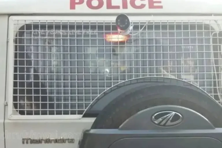 വീട്ടിൽ അതിക്രമിച്ചു കയറി; വിവാഹിതയായ യുവതിയുടേയും ആൺ സുഹൃത്തിന്റെയും വിഡിയോ പകർത്തി