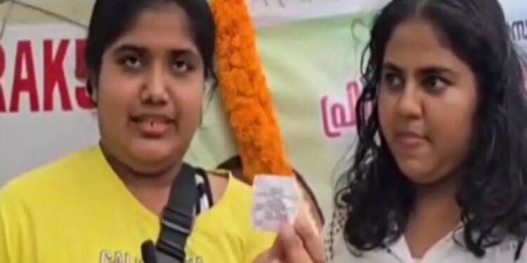 പൂച്ചെണ്ടും ലഡുവും കിട്ടി, പക്ഷെ പൈസ വാങ്ങി; ഉദ്ഘാടന ദിവസം തന്നെ പ്രിയദർശിനി ബസിൽ ട്വിസ്റ്റ്