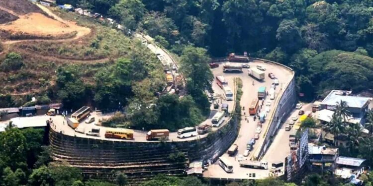 താമരശ്ശേരി ചുരത്തില്‍ ഗതാഗത നിയന്ത്രണം; മള്‍ട്ടി ആക്സില്‍ വാഹനങ്ങള്‍ക്ക് രാവിലെ 6 മുതല്‍ രാത്രി 8 വരെ നിരോധനം