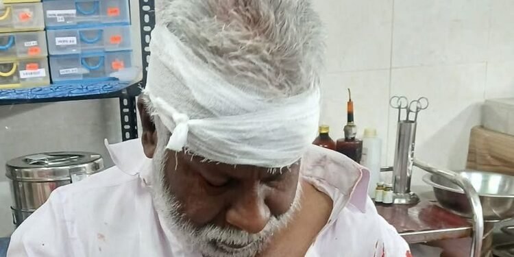 മദ്യക്കുപ്പി ഇടാന്‍ സ്ഥലം നല്‍കിയില്ല, ബ്ലോക്ക് പഞ്ചായത്ത് അംഗത്തെ കമ്പിവടിക്ക് അടിച്ച് പരിക്കേല്‍പ്പിച്ചു
