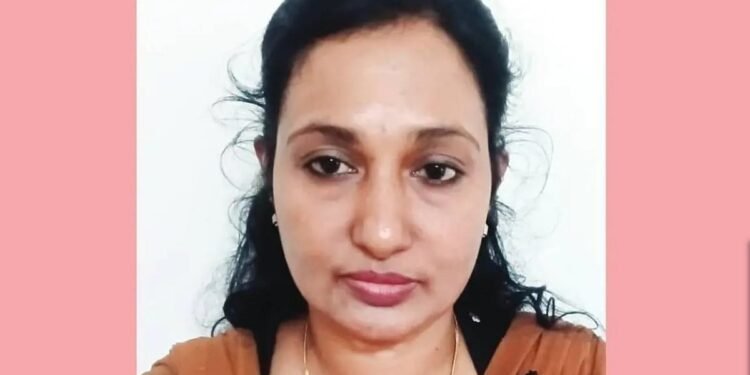സൗഹൃദം സ്ഥാപിച്ച് വിരമിച്ച ഉദ്യോ​ഗസ്ഥനിൽ നിന്ന് 20 ലക്ഷം തട്ടി, സ്ത്രീ അറസ്റ്റിൽ; നിരവധി പേർ കെണിയിൽ കുടുങ്ങി ?