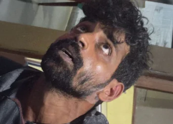 ഭാര്യയെ ആയുധം കാട്ടി ഭീഷണിപ്പെടുത്തി, പിന്നാലെ 3 പേരെ കുത്തി പരുക്കേൽപ്പിച്ചു; ലഹരിക്ക് അടിമയായ യുവാവ് പിടിയിൽ