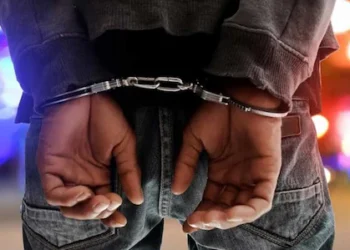 13 വയസ്സുകാരിയെ പീഡിപ്പിച്ച 25 വയസ്സുകാരൻ വാഹന പരിശോധനയ്ക്കിടെ പിടിയിൽ