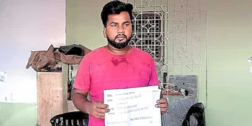 ‘എനിക്കറിയാൻ പാടില്ല സാറേ…’: ബിഹാറിൽ പ്ലമറുടെ അക്കൗണ്ടിൽ 294 കോടി, ആകെയുണ്ടായിരുന്നത് 113 രൂപ