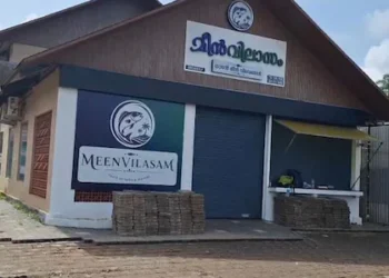 വറുത്ത മീനിന് ഉപ്പില്ല; ഷെഫിനെ വെട്ടിപ്പരുക്കേൽപ്പിച്ച് ഹോട്ടലുടമ, കേസ്