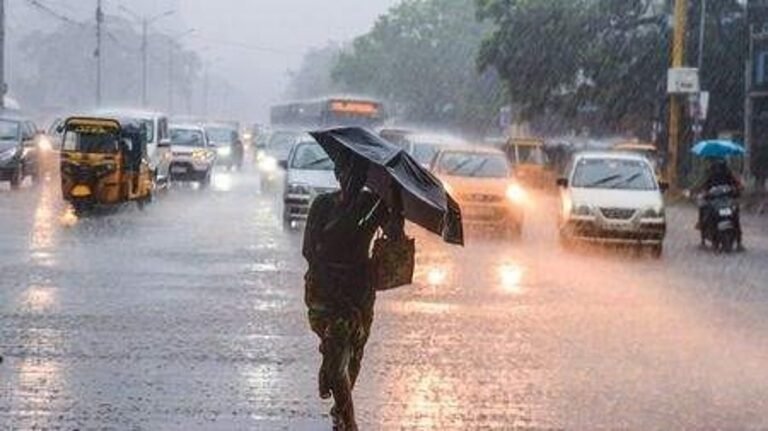 ഇന്നും അതിശക്ത മഴയ്ക്ക് സാധ്യത, 11 ജില്ലകളില്‍ യെല്ലോ അലര്‍ട്ട്